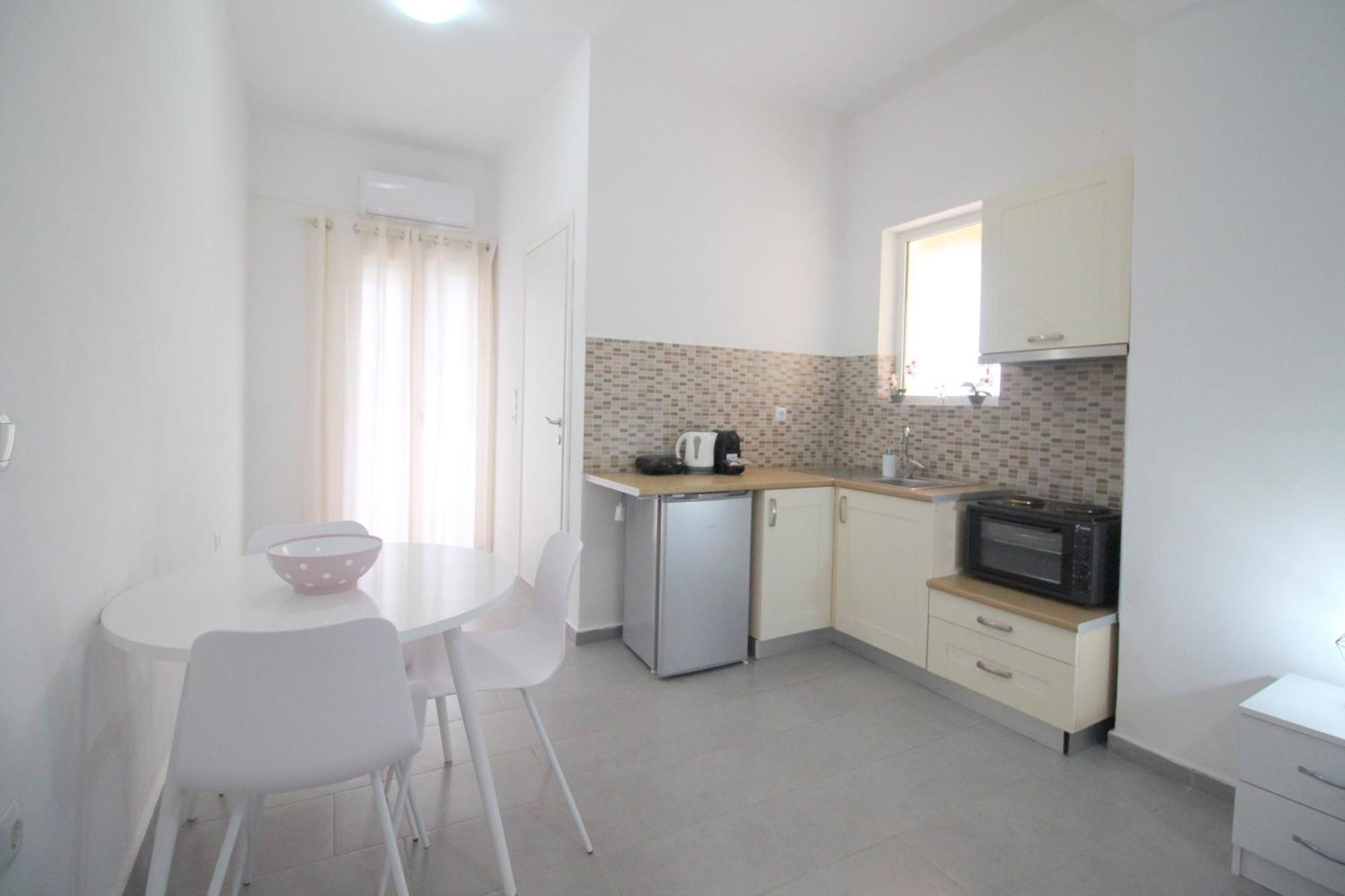 Nefeli'S Apartment Himare Exterior photo